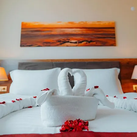 Empula & Residences فندق