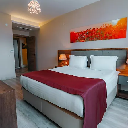 Empula & Residences Hotel 4*