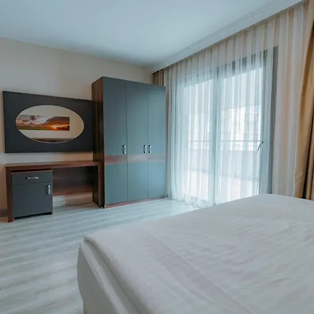 Empula & Residences Hotel