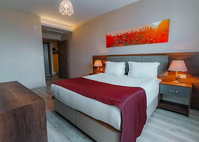 Empula & Residences 酒店 4*